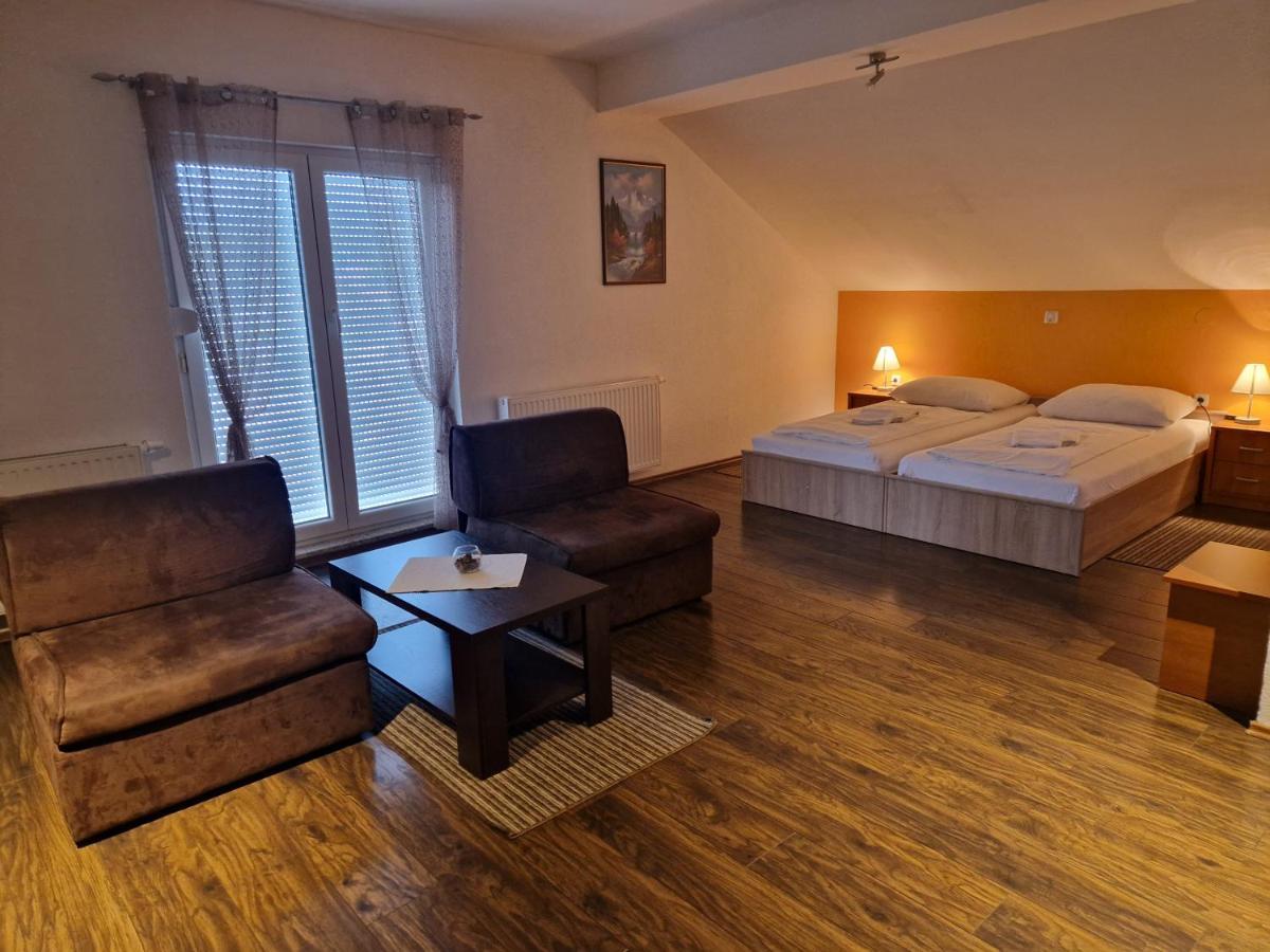 Plitvice Palace Grabovac  Luaran gambar